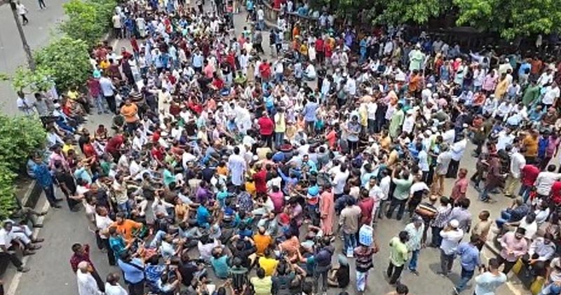 ইশরাককে মেয়রের দায়িত্ব দেওয়ার দাবিতে টানা সপ্তম দিন বিক্ষোভ-সড়ক অবরোধ