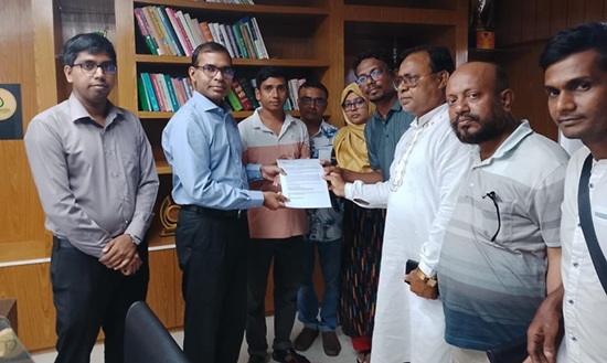 ঝিনাইদহে রেলপথের দাবিতে স্মারকলিপি প্রদান
