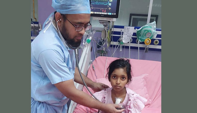 কলমাকান্দায় আরও এক শিশুর চিকিৎসার দায়িত্ব নিলেন বিএনপি  নেতা