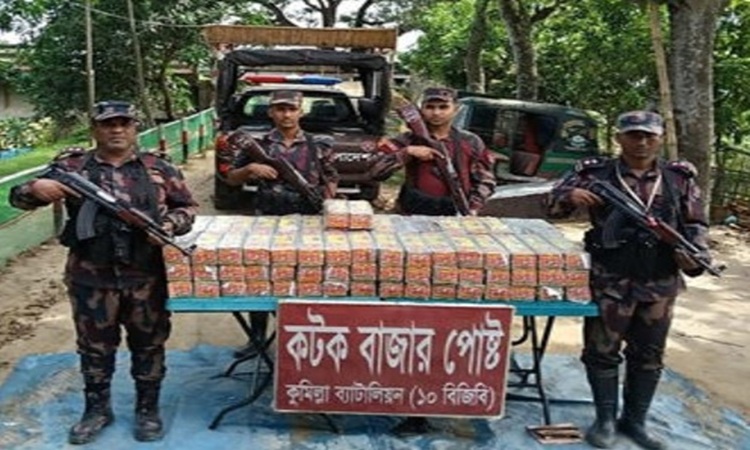 কুমিল্লায় ভারতীয় বাজি জব্দ