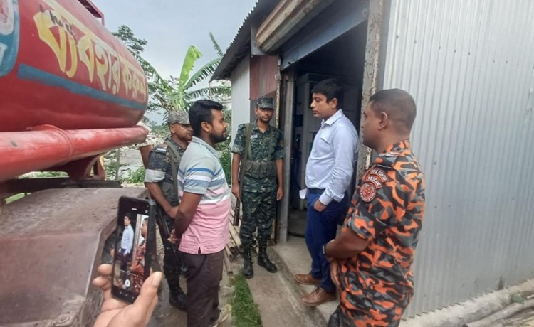 মোবাইল কোর্ট: গাজীপুরে দুই প্রতিষ্ঠানকে লক্ষাধিক টাকা জরিমানা