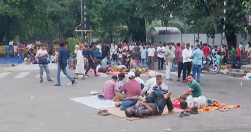 যমুনার সামনে ইশরাক সমর্থকদের অবস্থান, তীব্র যানজট