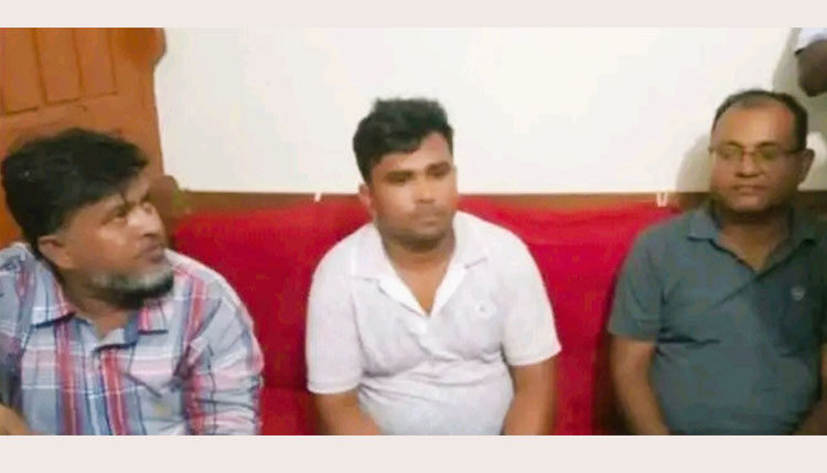 শ্যামনগরে ভূয়া পরিচয়ে ম্যাজিস্ট্রেট, পুলিশ ও সাংবাদিক আটক