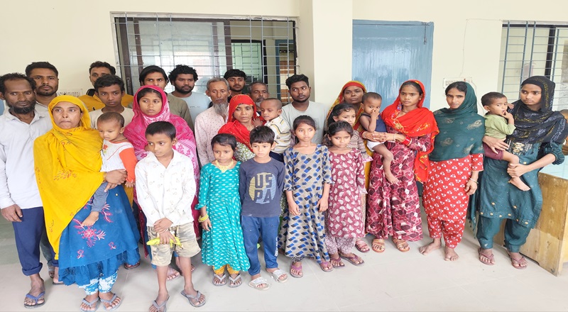 ফুলগাজী সীমান্তে ২৭ বাংলাদেশিকে পুশইন করল বিএসএফ