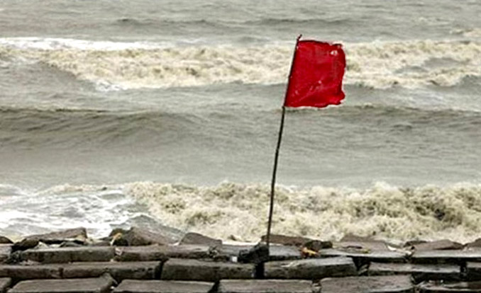 দেশের চার সমুদ্রবন্দরে তিন নম্বর সংকেত