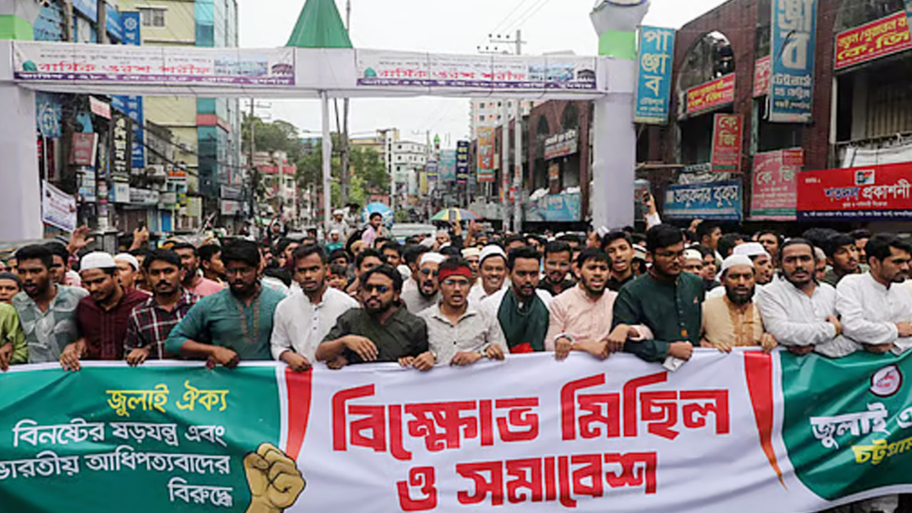 সরকারকে কাজ করতে দিচ্ছে না কিছু রাজনৈতিক দল