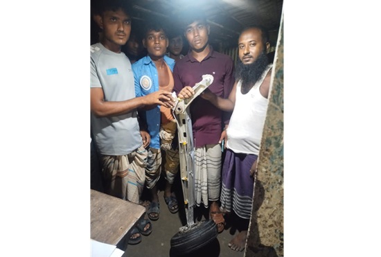 কুতুবদিয়ায় বিমান বাহিনীর যুদ্ধ মহড়ায় ব্যবহৃত ড্রোনের ল্যান্ডিং চাকা উদ্ধার