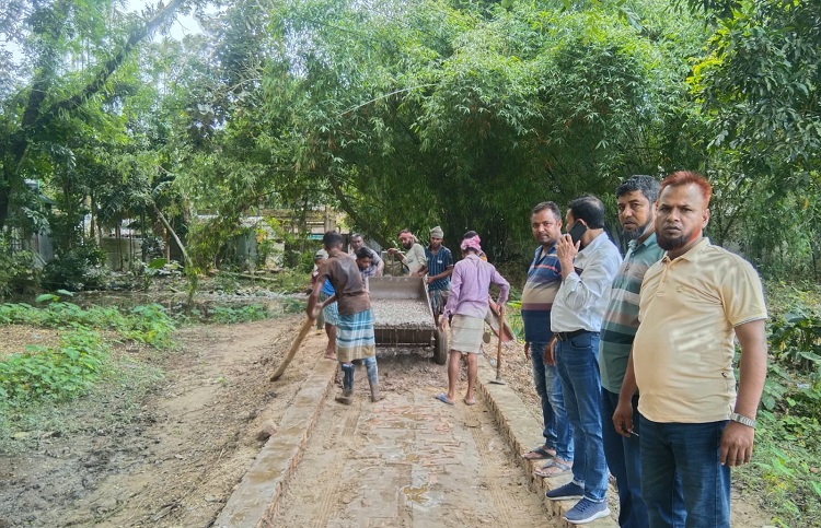 বারহাট্টায় ৩২০ ফিট রাস্তা উদ্বোধন