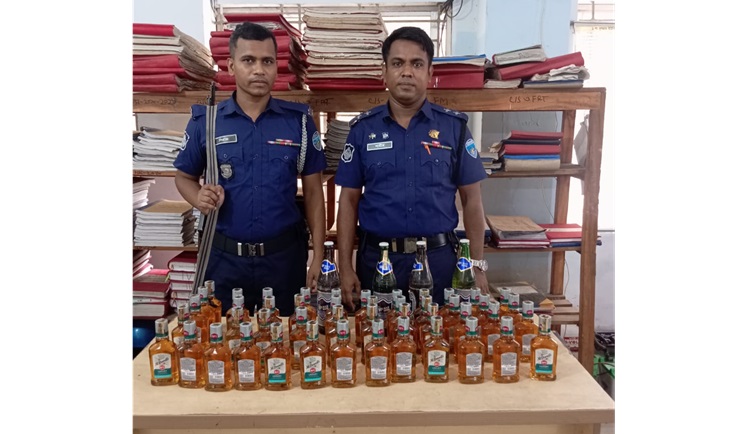 কসবায় ৪৭ বোতল বিদেশী মদ উদ্ধার