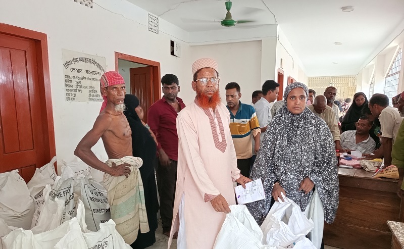 শ্রীবরদীতে ভিডাব্লিওবি'র চাল বিতরণ