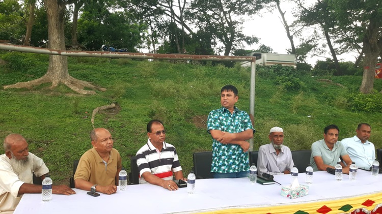 সালথায় চুরি-ছিনতাই বন্ধে এলাকাবাসীর সাথে পুলিশের মতবিনিময়