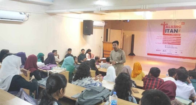 খুলনা বিশ্ববিদ্যালয়ে ‘টকিং টাইটান্স ৩.০’ অনুষ্ঠিত