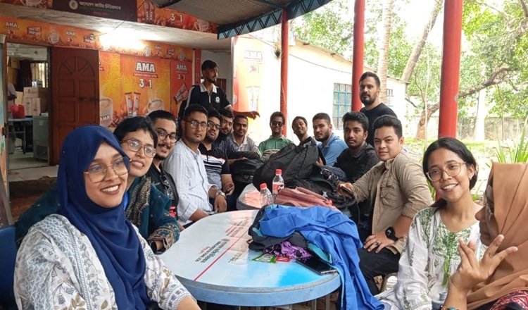 চিড়িয়াখানায় ছয় বন্ধু ও স্মৃতি ভরা যাত্রা