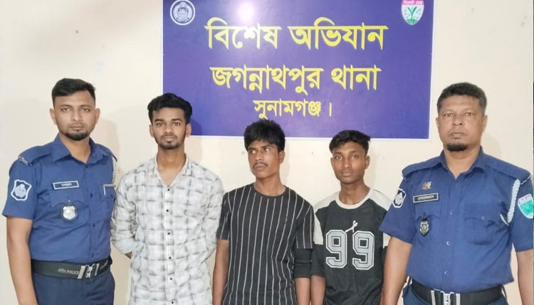 জগন্নাথপুরে মহিলা ইয়াবা ব্যবসায়ী সহ গ্রেফতার ৪
