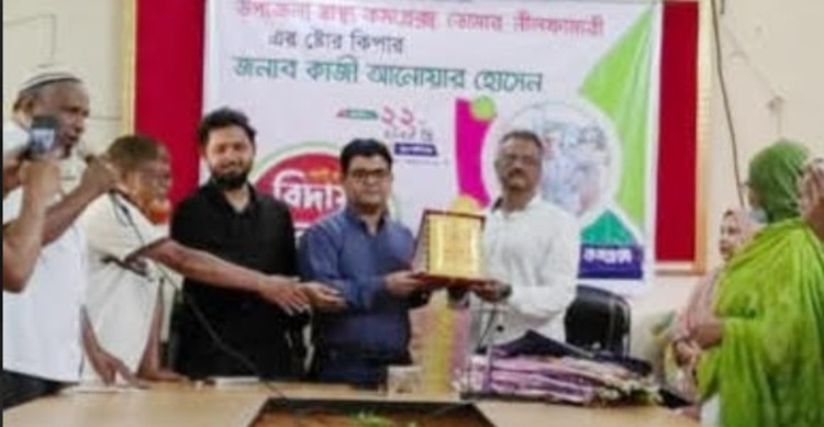 ডোমারে স্বাস্থ্য কমপ্লেক্সের ভান্ডার রক্ষকের বিদায় সংবর্ধনা