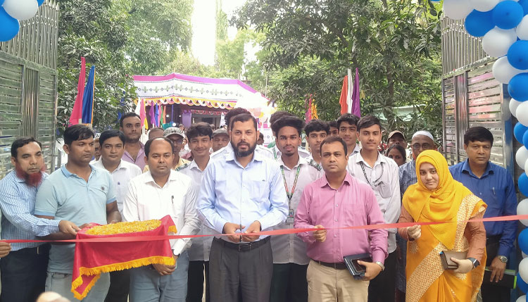 চাঁপাইনবাবগঞ্জে তিন দিনব্যাপী ভূমি মেলার উদ্বোধন