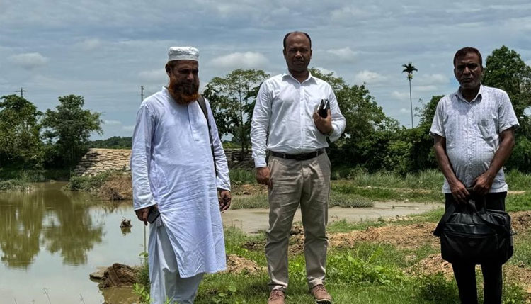 আখাউড়ায় নদীর পাড় কেটে মাটি নেওয়ায় এক লক্ষ টাকা জরিমানা 