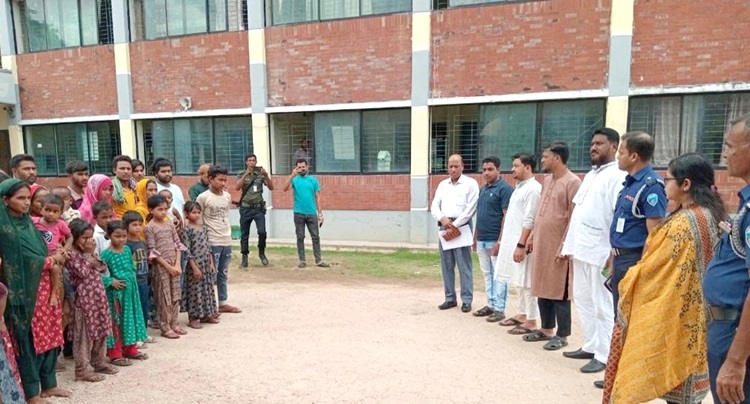 ফুলগাজী সীমান্তে পুশইন ২৭ বাংলাদেশি ফিরে পেল পরিবার