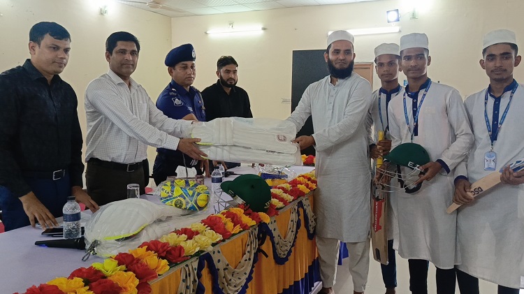সালথায় শিক্ষা প্রতিষ্ঠানে আসবাবপত্র ও ক্রীড়া সামগ্রী বিতরণ