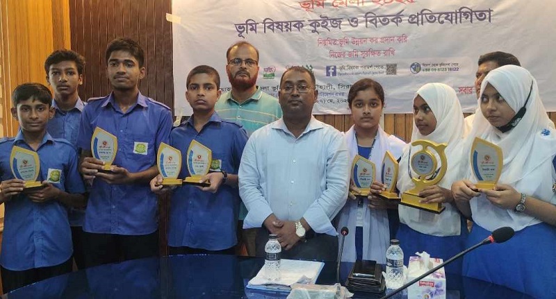 চৌহালীতে ভূমি সেবা সপ্তাহের কুইজ ও রচনা প্রতিযোগিতার সমাপনী