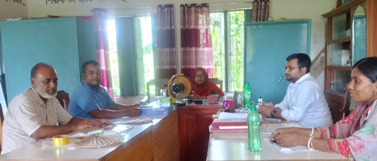 পাংশায় প্রাথমিক সহকারি শিক্ষকদের কর্মবিরতি, পাঠদান বন্ধ