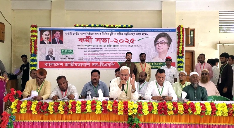 ‘ক্ষমতার চেয়ার খুব আঠালো, একবার বসলে কেউ উঠতে চায় না