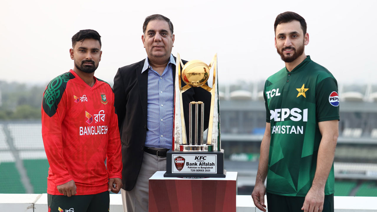 রাত ৯টায় বাংলাদেশ-পাকিস্তান মুখোমুখি