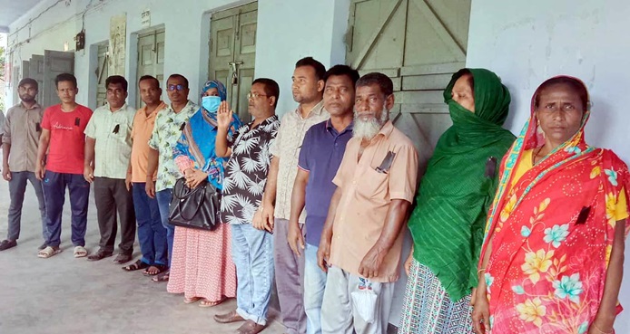 গাইবান্ধায় স্কুল-কলেজ কর্মচারীদের কর্মবিরতি 