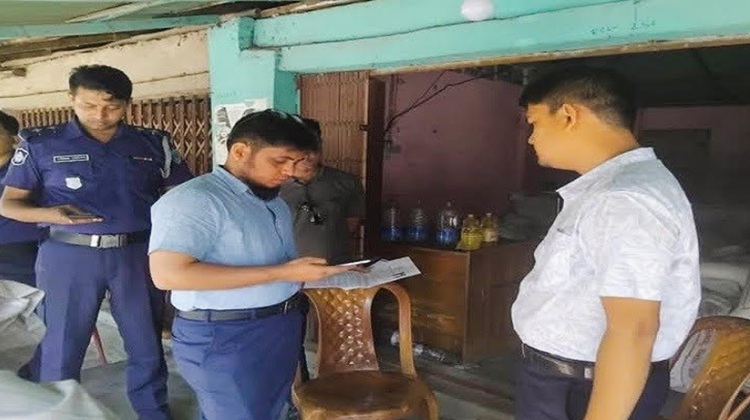 রোহিঙ্গা ক্যাম্পের ত্রাণ সামগ্রী অবৈধভাবে মজুদ, জরিমানা