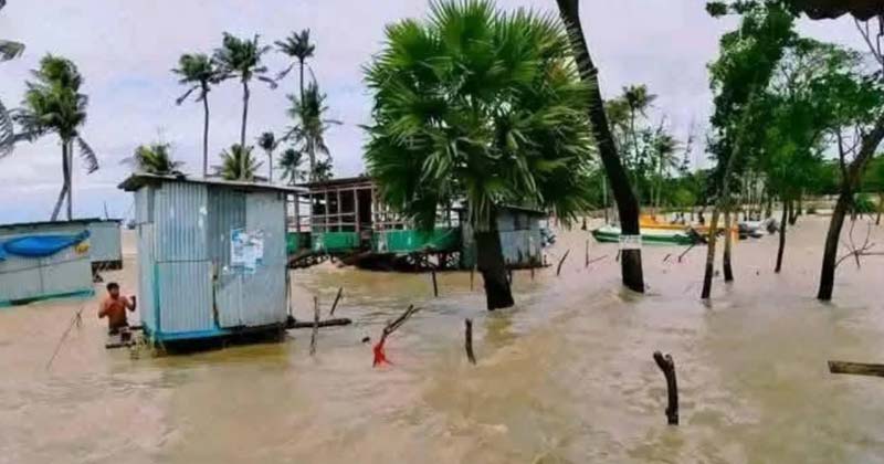 হাতিয়ার সঙ্গে সারাদেশের যোগাযোগ বিচ্ছিন্ন, তলিয়ে গেছে নিঝুমদ্বীপ