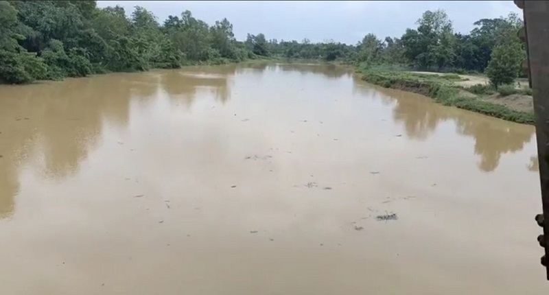 মুহুরি নদীর পানি বিপদসীমার ওপর দিয়ে প্রবাহিত হওয়ার শঙ্কা