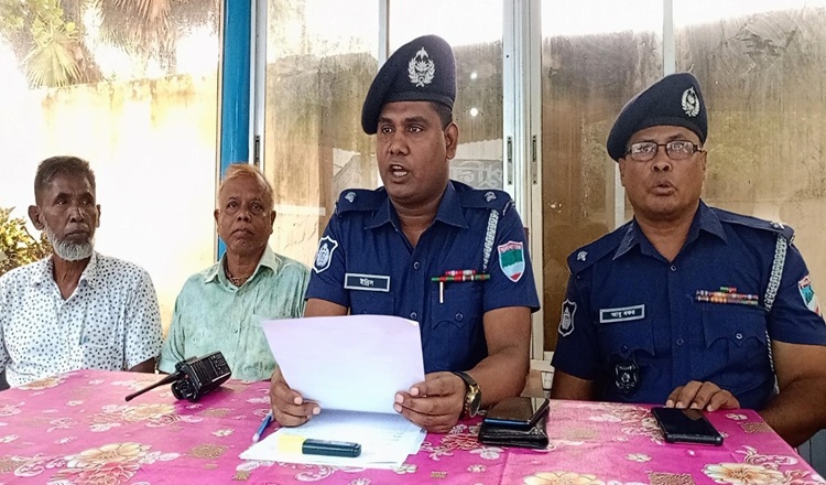 শ্রীপুরে চেতনানাশক প্রয়োগে চুরির ঘটনায় পুলিশের প্রেস ব্রিফিং