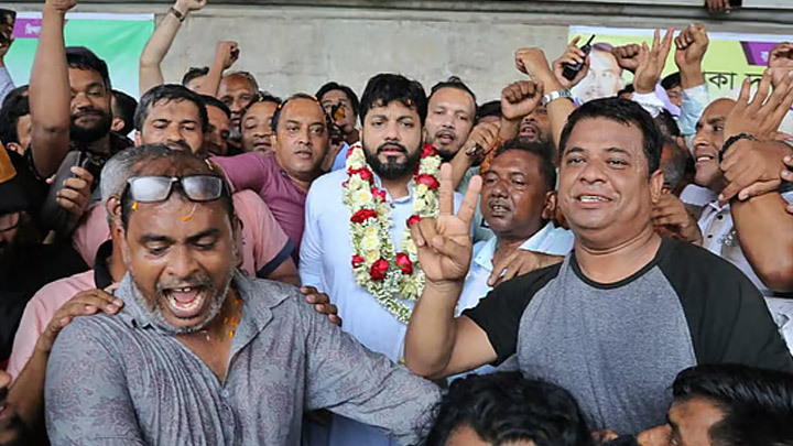 অবিলম্বে শপথ না পড়ালে আরও আন্দোলনের হুঁশিয়ারি ইশরাকের