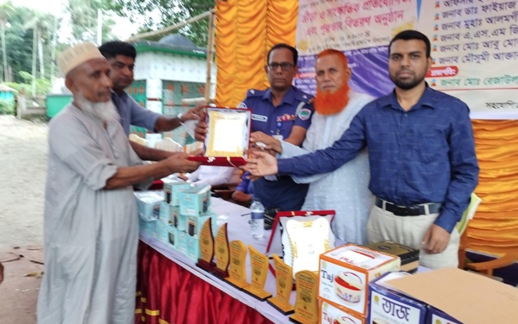 মণিরামপুরে কৈশোর মেলায় চার গুনীজনকে সংবর্ধনা