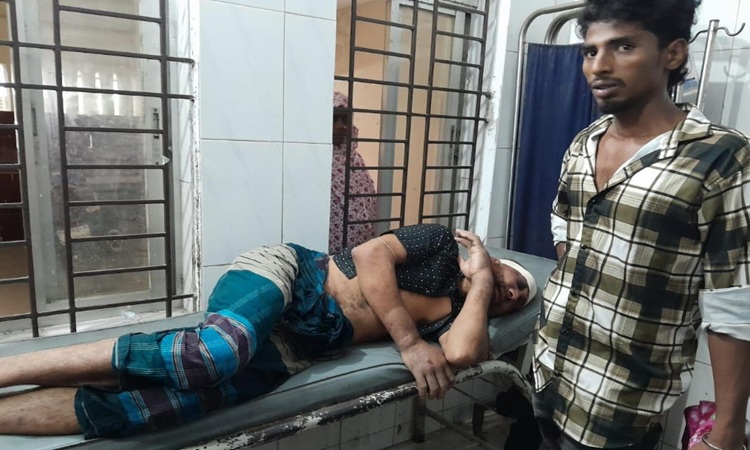 মুন্সীগঞ্জে গরু চোর আটক,গণপিটুনি দিয়ে পুলিশে সোপর্দ