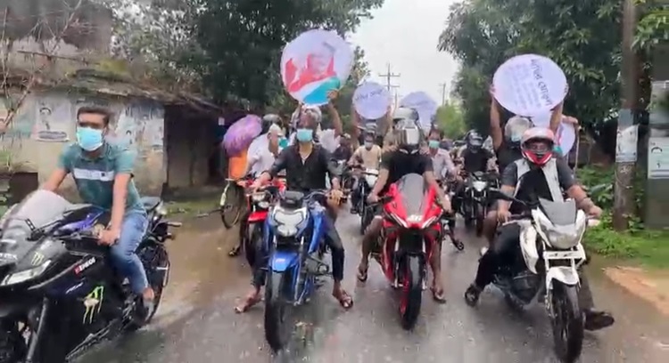 শ্রীপুরে আ. লীগের মোটরসাইকেল শোডাউন