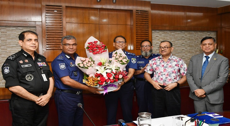 অবসরে যাচ্ছেন অতিরিক্ত আইজি মতিউর রহমান শেখ