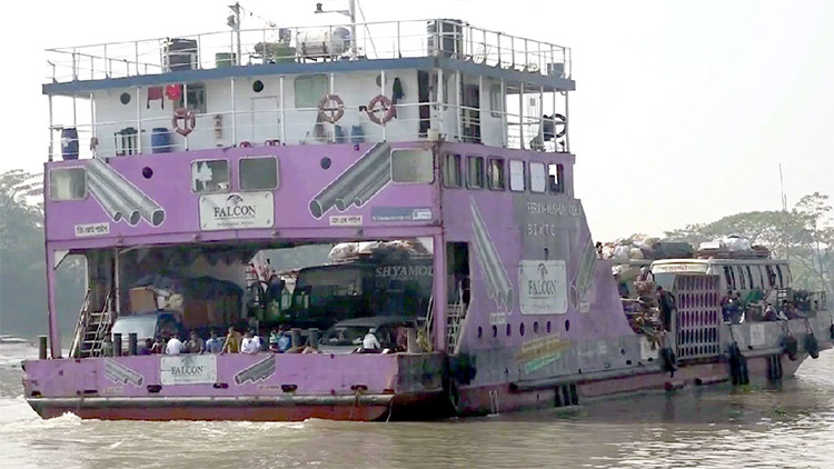 মেঘনার জোয়ারে লক্ষ্মীপুরে ২০ গ্রাম প্লাবিত, দুর্ভোগে হাজারো মানুষ
