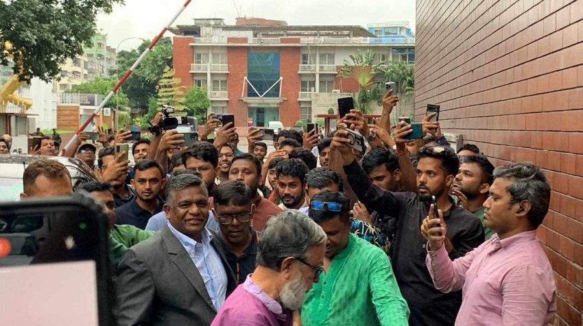 ক্রিকেট বোর্ডে পা রাখলেন বুলবুল 