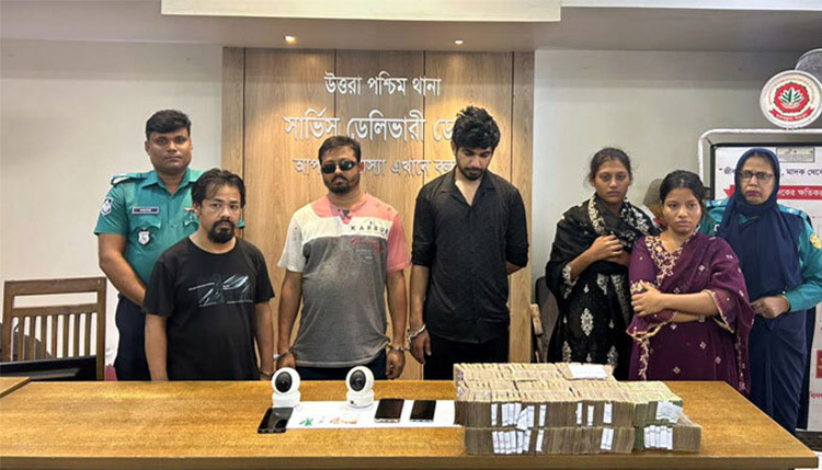 চাকরির প্রলোভনে আটকে নগ্ন ছবি তুলে মুক্তিপণ আদায় করতেন তারা: ডিএমপি