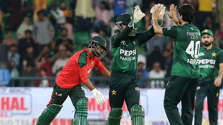 পাকিস্তানের কাছে পাত্তাই পেল না বাংলাদেশ
