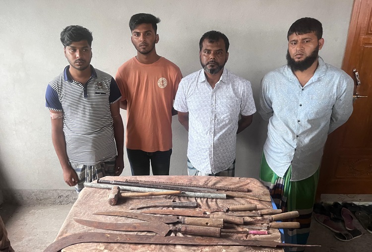 গাজীপুরে কিশোর গ্যাংয়ের ৪ সদস্য আটক