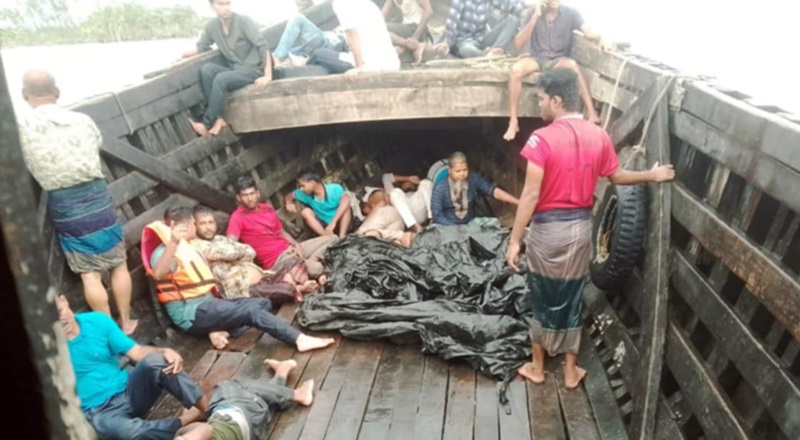 মেঘনায় ট্রলার ডুবি: ২১ যাত্রী উদ্ধার, নিখোঁজ ১৮