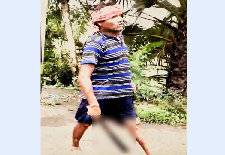 বৌদির কাটা মাথা হাতে নিয়ে গ্রামে ঘুরল দেবর!