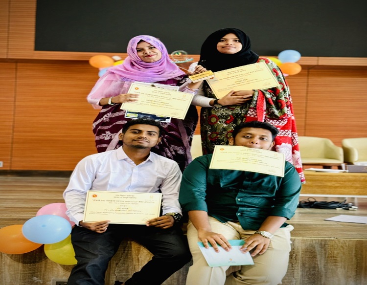 টেকসই নগর পরিকল্পনা প্রতিযোগিতায় তৃতীয় খুলনা বিশ্ববিদ্যালয় দল