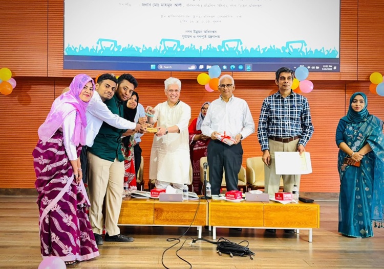 টেকসই নগর পরিকল্পনা প্রতিযোগিতায় তৃতীয় খুলনা বিশ্ববিদ্যালয় দল