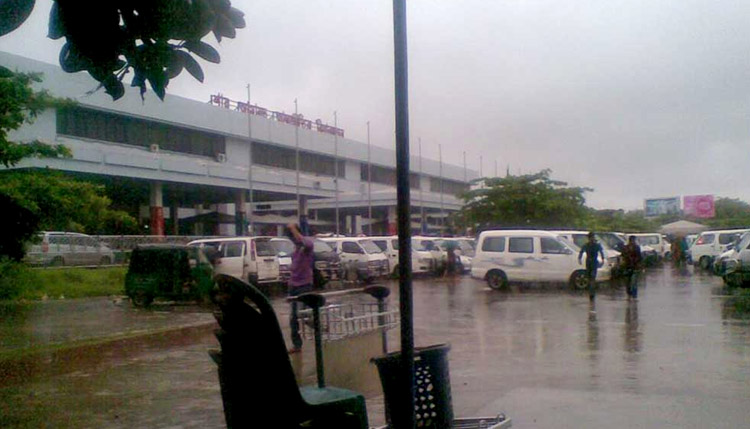 বিরূপ আবহাওয়া: ঢাকার ৪ ফ্লাইট নামল চট্টগ্রামে