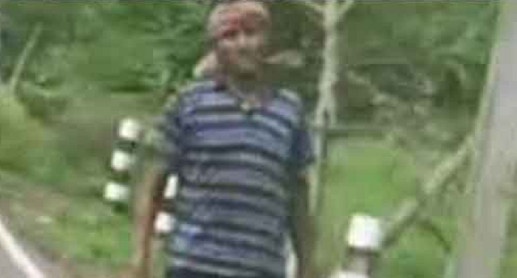 ভাবিকে হত্যা করে কাটা মাথা নিয়ে থানায় হাজির যুবক