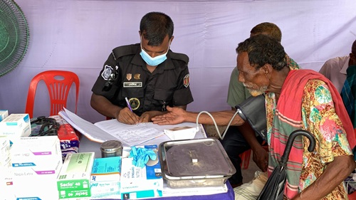 রাজশাহীতে পশু হাটের নিরাপত্তায় র‌্যাব, দিবে চিকিৎসা সেবাও