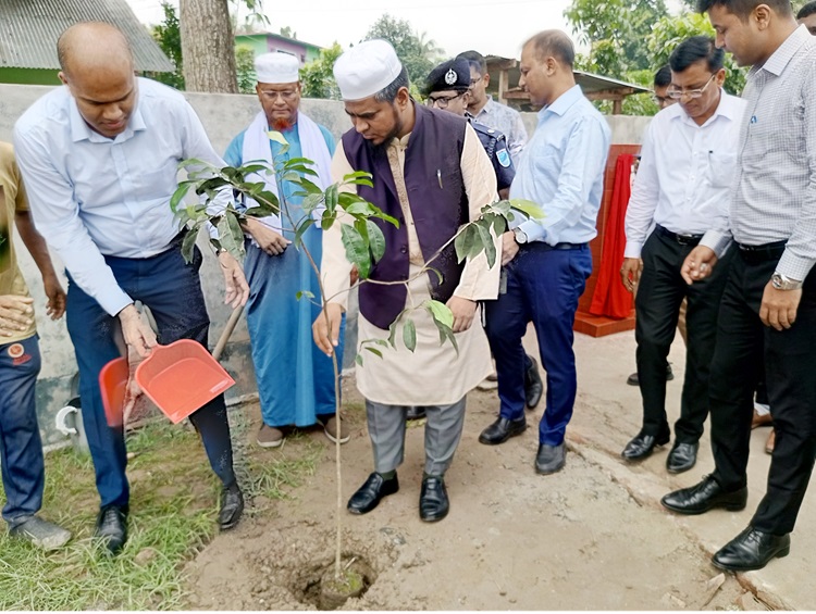 গোপালগঞ্জে ডিসি পার্কের ভিত্তিপ্রস্তর উদ্বোধন
